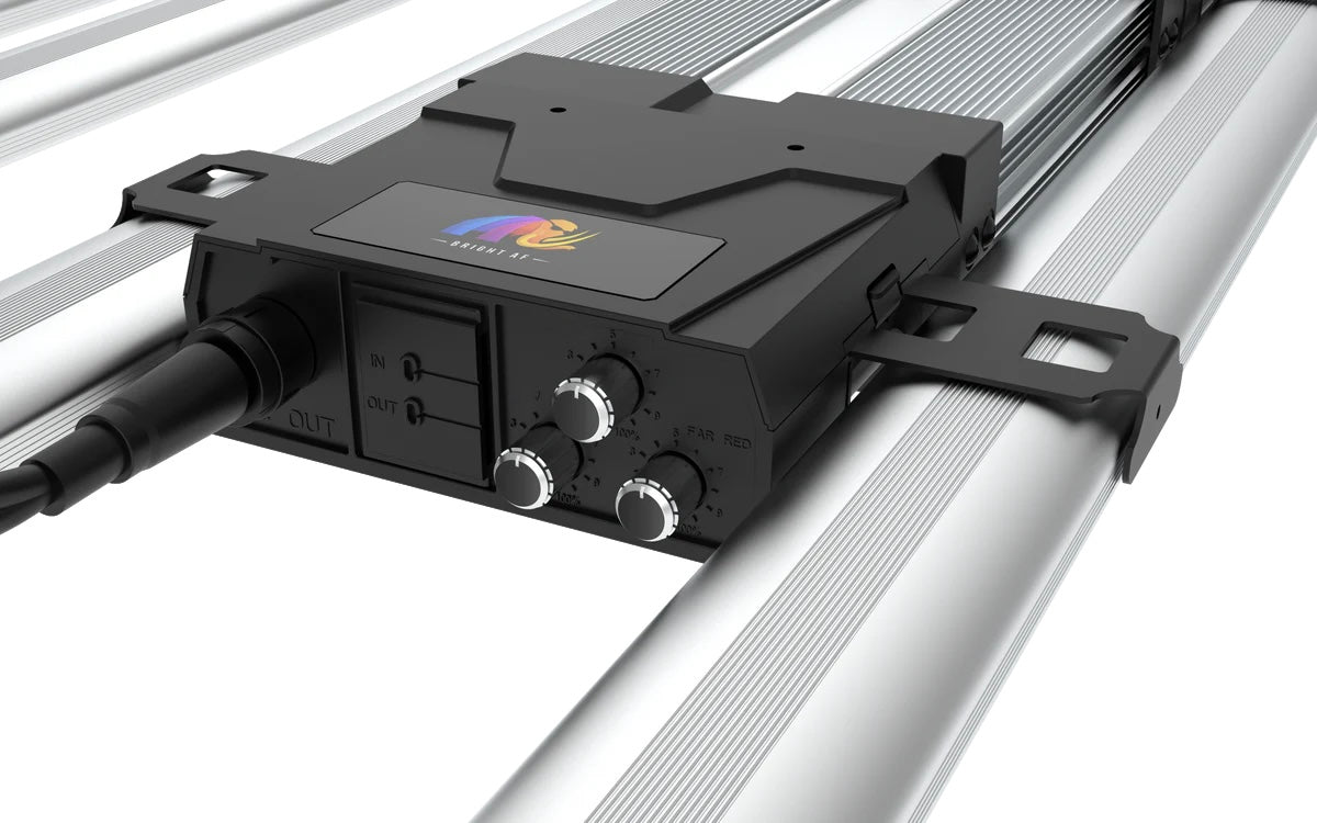 Mammoth Lighting Nova Sun Series 8 Bar 820WLED Grow Light - Green Thumb Depot